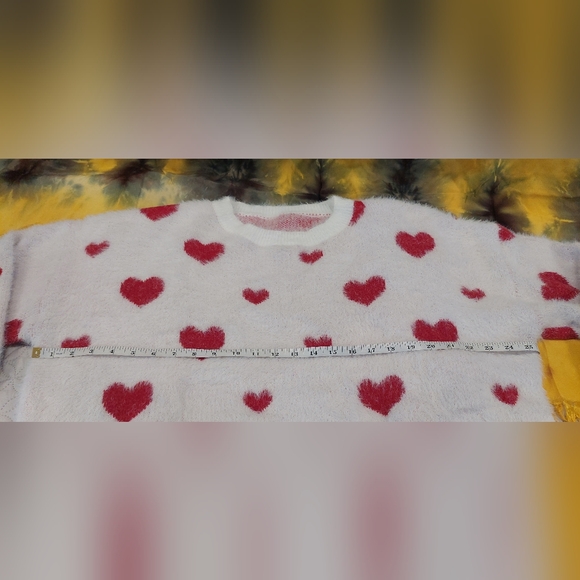 Cozy Heart Pattern Sweater - White and Red - Picture 6 of 11